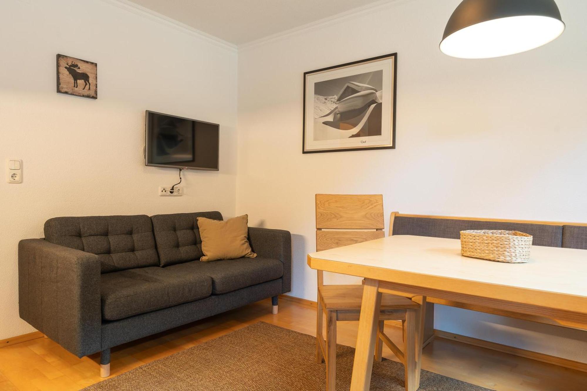 Apartment Bidner, *